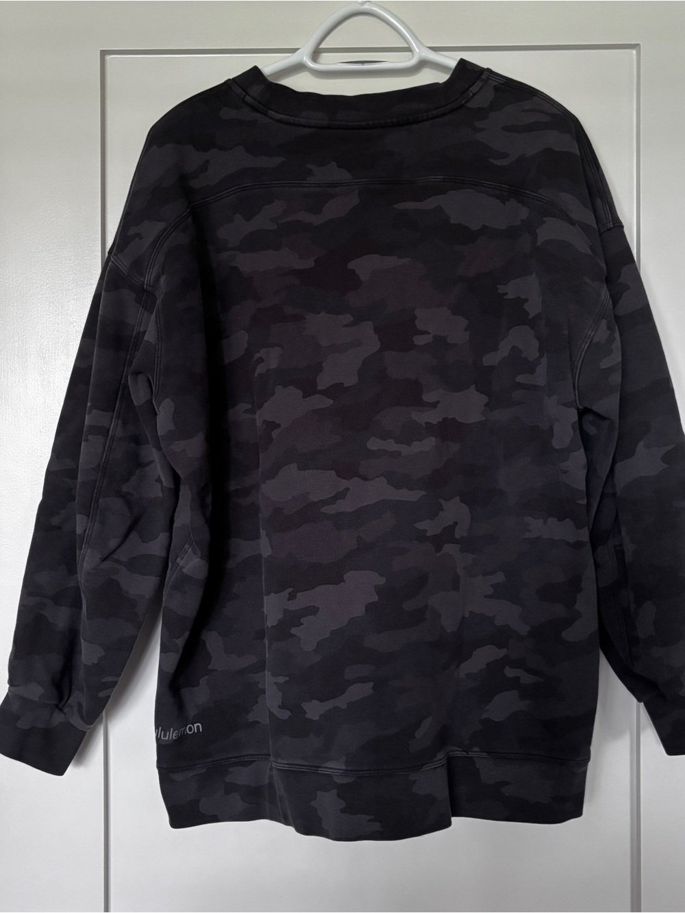Lululemon Perfectly Oversized Crew Pullover Sweatshirt | Camo | Size 10 - Picture 3 of 6